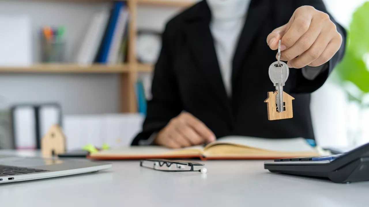 Как стать лицензированным агентом или брокером по недвижимости в США?